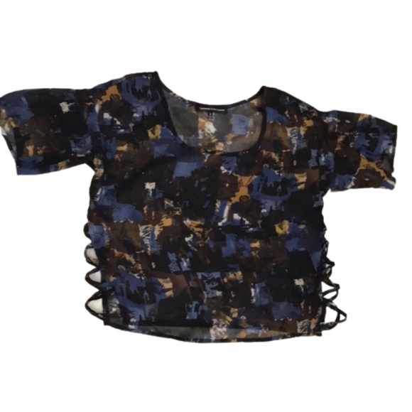 HAPPENING IN THE PRESENT sheer cris cross crop top - Picture 3 of 10